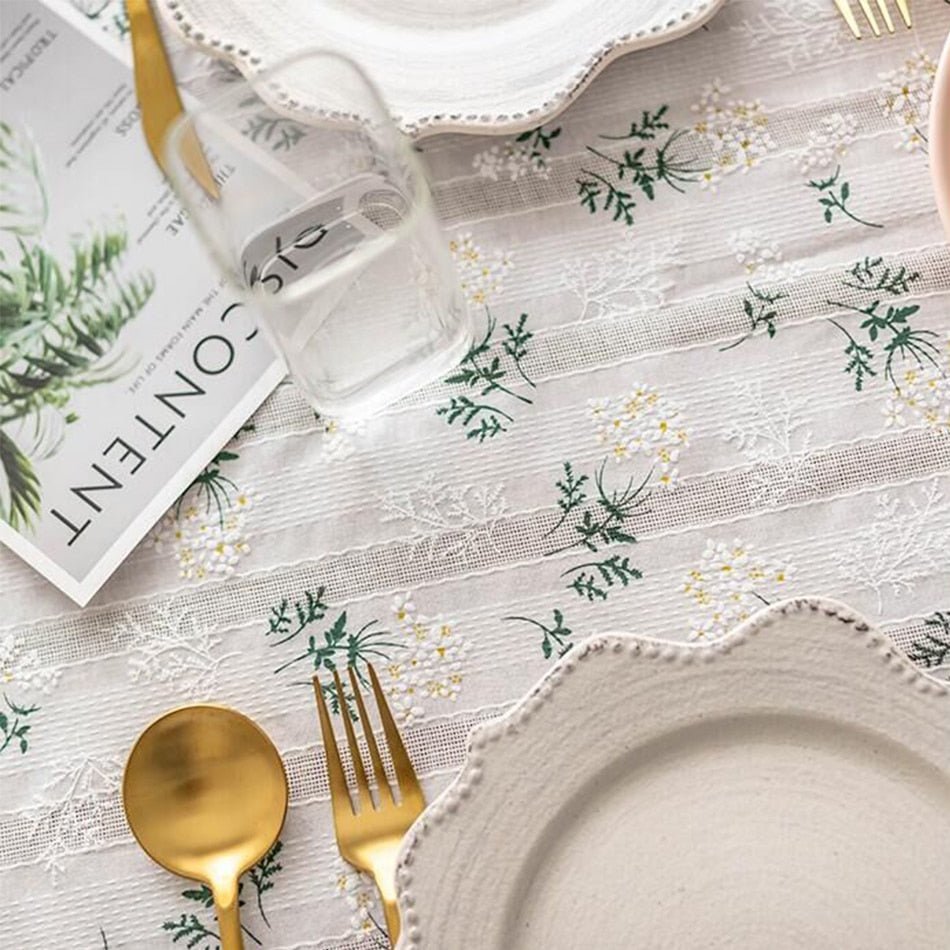 Embroidered Daisy Cotton Tablecloths - High Street Cottage