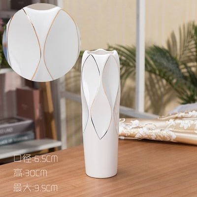 Vintage Style Creamy White Ceramic Bud Vases - High Street Cottage