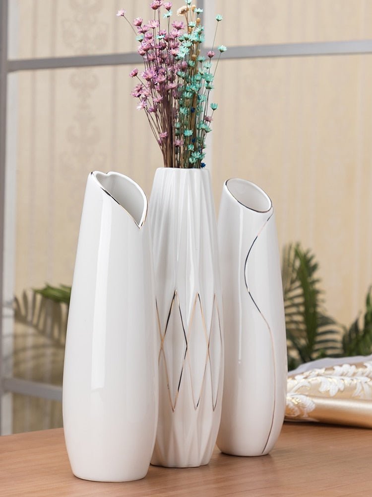 Vintage Style Creamy White Ceramic Bud Vases - High Street Cottage